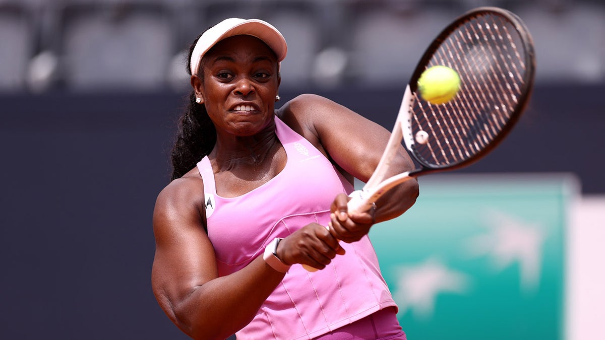 Sloane Stephens backhand