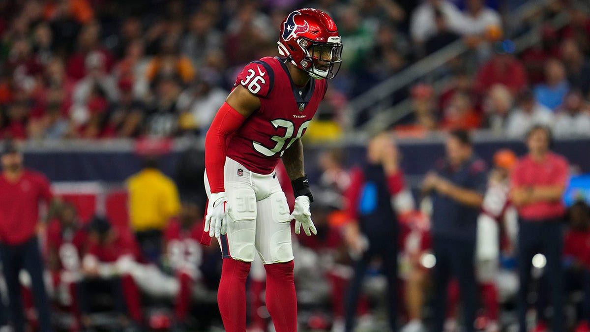 Houston Texans safety Jonathan Owens before an NFL football game