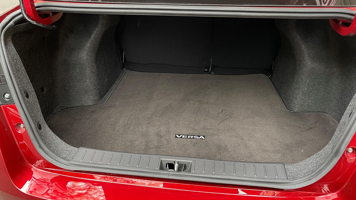 versa trunk