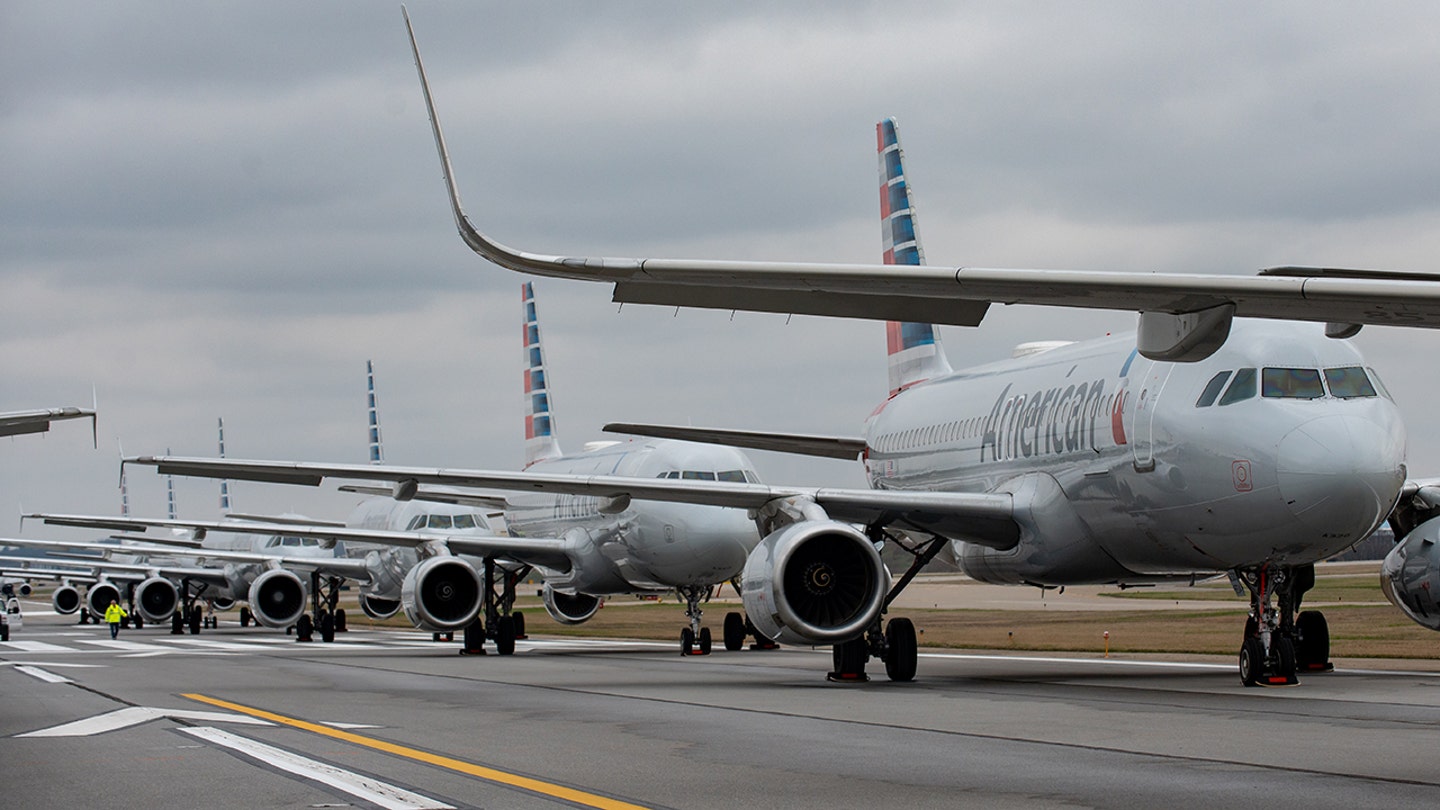 4 American Airlines Flight Attendants Injured in Turbulence, NFL Legend Removed from United Flight by FBI