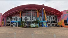 Florida teenager arrested after allegedly shooting into crowd outside indoor amusement park