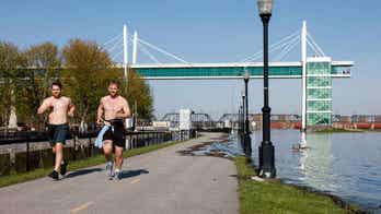 Rising Mississippi River continues to test flood defense in Illinois, Iowa