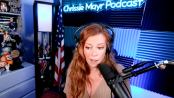 Comedian heckled in viral clip defends Dylan Mulvaney jokes: Comedy club 'one of the last places for freedom'