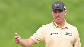 Joel Dahmen’s tee shot hits fan, golfer takes care of drinks: ‘Hope you enjoyed the beers’