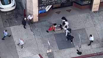 Video captures group of Los Angeles cyclists attacking man in broad daylight