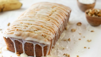 Hummingbird bread loaded with bananas, pineapple, coconut and pecans: Recipe