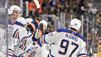 Oilers' big first period propels them to tie series with Golden Knights
