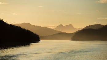 1 dead, 4 missing near Alaska after fishing boat sinks