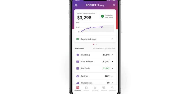 Telefon ekranında Rocket Money logosu