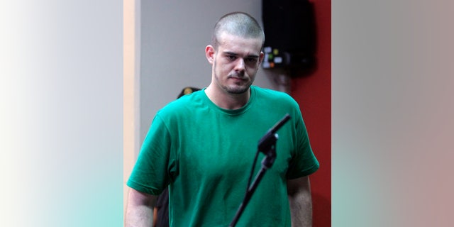 Van der sloot wears green t-shirt in court