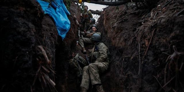 Ukraine trenches Bakhmut