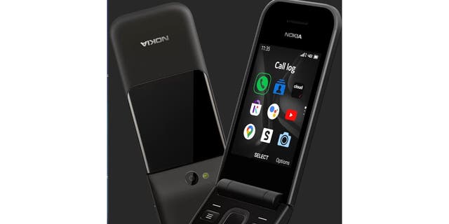 Photo of the Nokia 2720 V Flip.