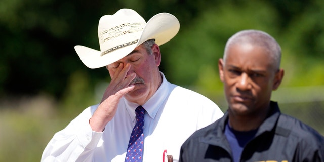 Texas sheriff and FBI address media on Cleveland shooting