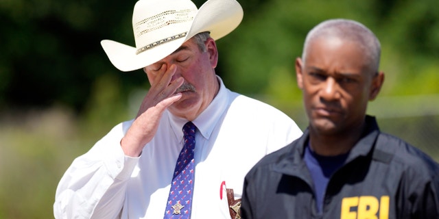 Texas sheriff and FBI address media on Cleveland shooting