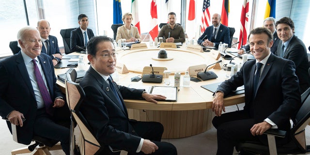 G7 leaders at roundtable