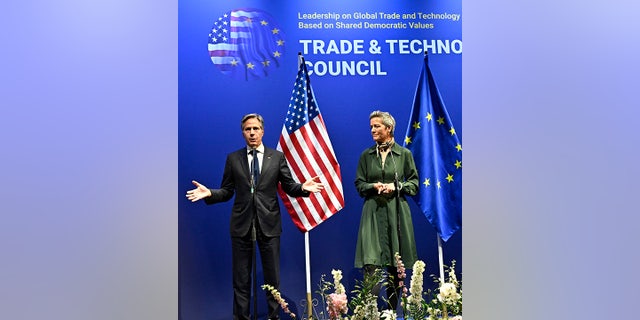 Blinken with European trade and tech leaders