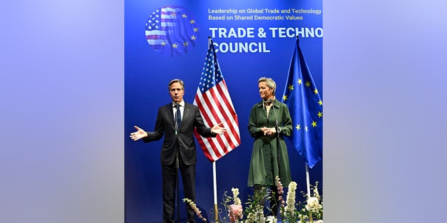 Blinken with European trade and tech leaders