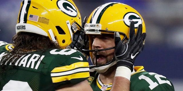 David Bakhtiari with Aaron Rodgers