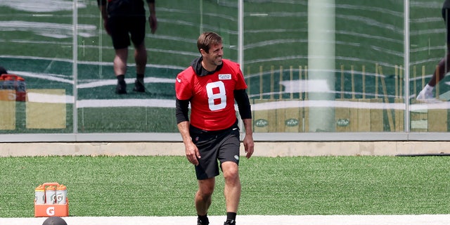 Aaron Rodgers at Jets practice