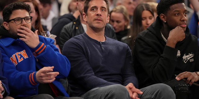 Aaron Rodgers and his Jets teammates