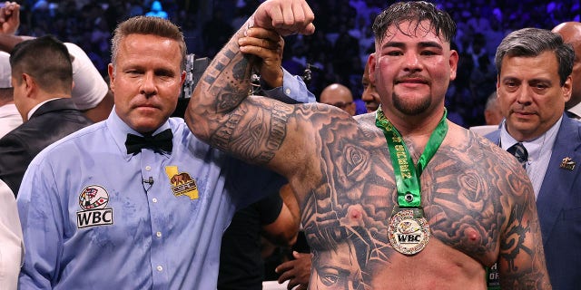 Andy Ruiz vence a Luis Ortiz