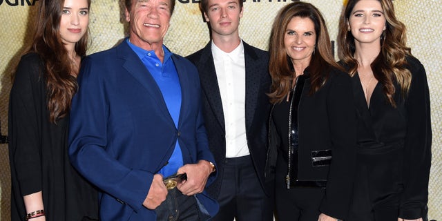 Arnold Schwarzenegger and Maria Shriver with their kids