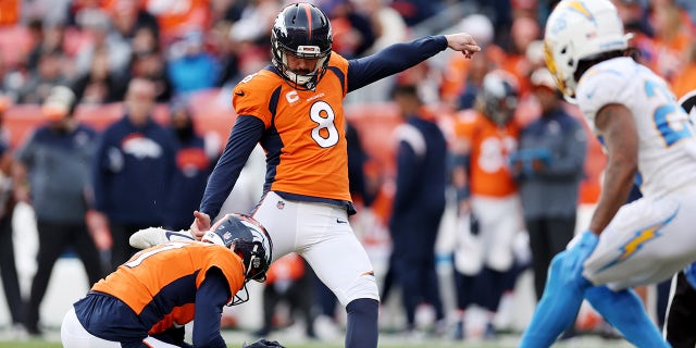 Brandon McManus kicks field goal