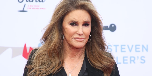 Caitlyn Jenner en una fiesta de presentación de los Grammy