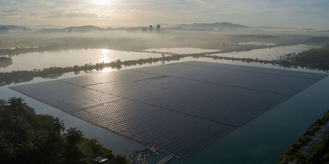 Floating photo voltaic panel methods start to growth in US after fast development in Asia