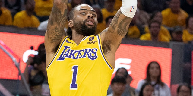 D'Angelo Russell dispara