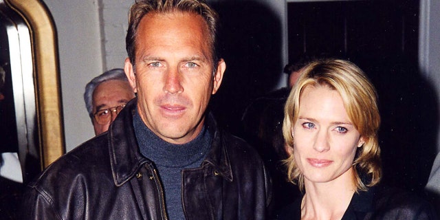 Robin Wright and Kevin Costner at the premiere of "Thin Red Line"