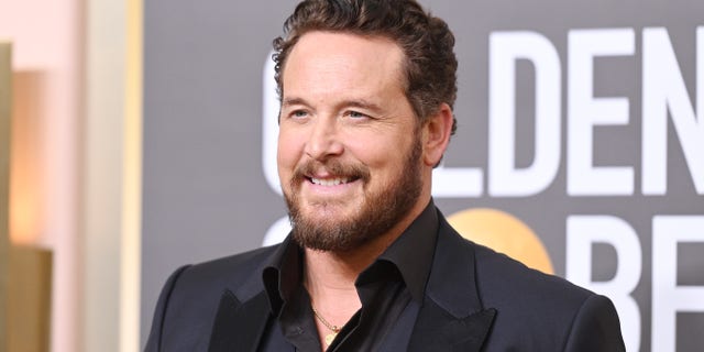 Cole Hauser golden globe red carpet