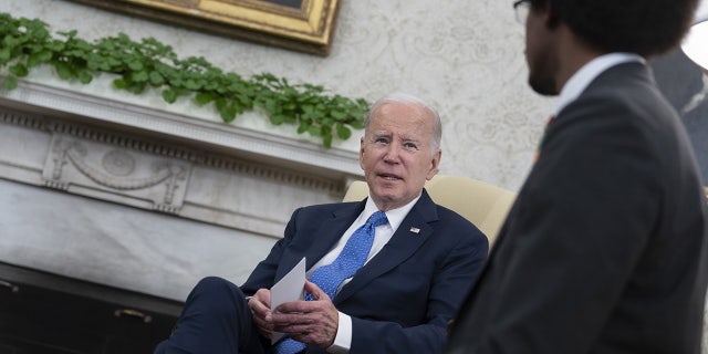 Biden meets Tennessee Three