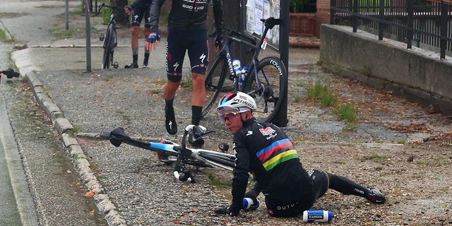 Remco Evenepoel crashes during the race