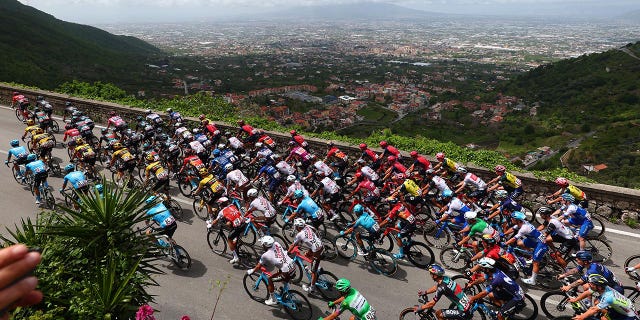 Riders on Stage 6 of the Giro d'Italia