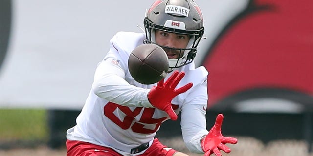 Kade Warner en el minicampamento de novatos de los Tampa Bay Buccaneers