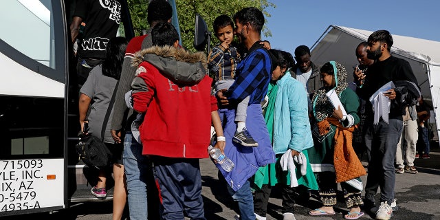 Yuma Arizona migrants released by Border Patrol