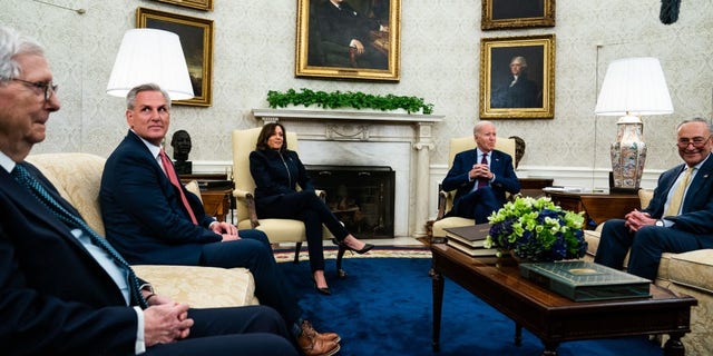 Meeting Oval Office Biden McCarthy Harris Schumer