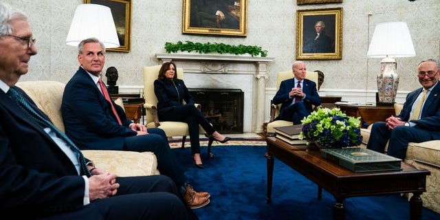 Meeting Oval Office Biden McCarthy Harris Schumer