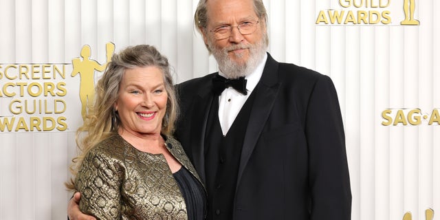 Jeff Bridges with his wife Susan Geston on a red carpet