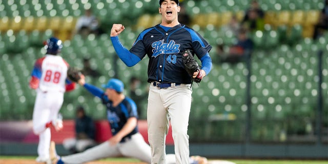 Matt Harvey pitches in the World Baseball Classic