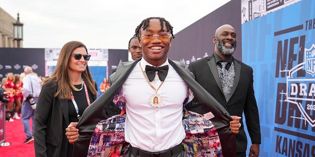 Zay Flowers walks the red carpet after getting drafted