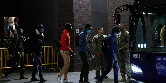 NYC migrants board buses