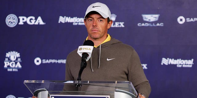Rory McIlroy en una conferencia de prensa antes del Campeonato de la PGA