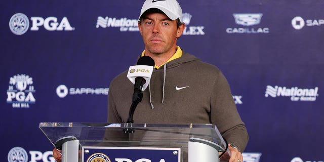 Rory McIlroy en una conferencia de prensa antes del Campeonato de la PGA