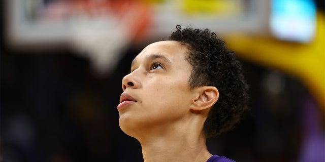 Brittney Griner calentando antes de un partido contra las Sparks