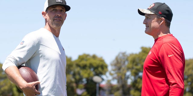 Kyle Shanahan y John Lynch hablan