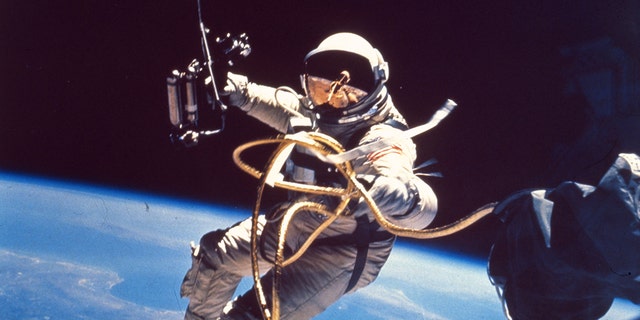 Nasa spacewalk