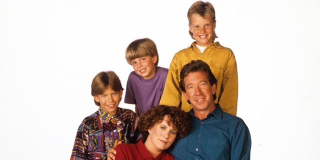 Cast of "Home Improvement" smiling