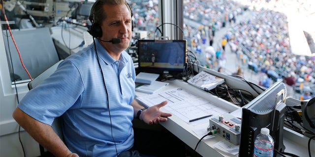 Glen Kuiper calls an A's game